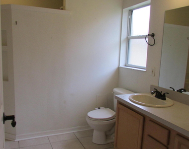 1065 Sedgewood Circle - Photo Thumbnail 33