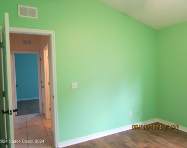 1065 Sedgewood Circle - Photo Thumbnail 17