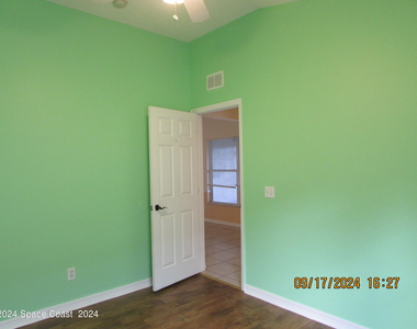 1065 Sedgewood Circle - Photo Thumbnail 16