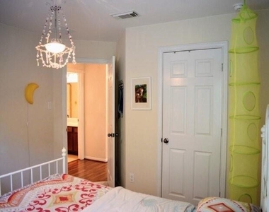 9030 Necklace Tree Lane - Photo Thumbnail 15
