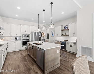 225 Strand Drive - Photo Thumbnail 15