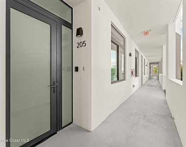 225 Strand Drive - Photo Thumbnail 6