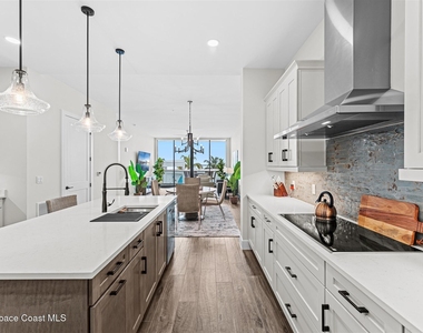 225 Strand Drive - Photo Thumbnail 13