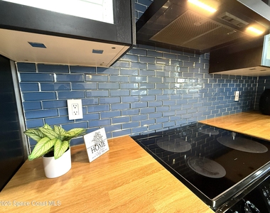 668 Hampton Drive Ne - Photo Thumbnail 10