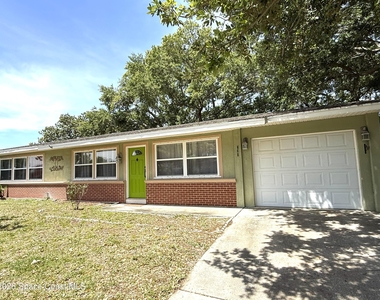 668 Hampton Drive Ne - Photo Thumbnail 1