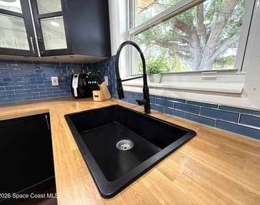 668 Hampton Drive Ne - Photo Thumbnail 12