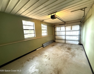 668 Hampton Drive Ne - Photo Thumbnail 27