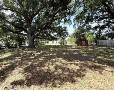 668 Hampton Drive Ne - Photo Thumbnail 28