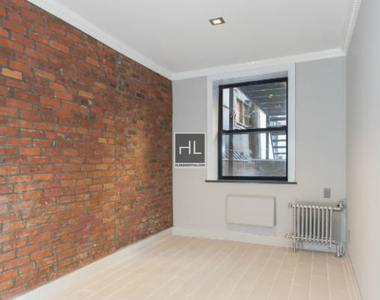 East 11th Street - Photo Thumbnail 4