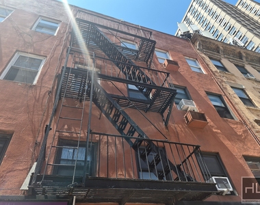 Second Avenue - Photo Thumbnail 17