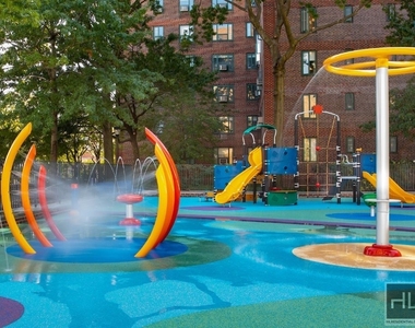 East 14th Street - Photo Thumbnail 7