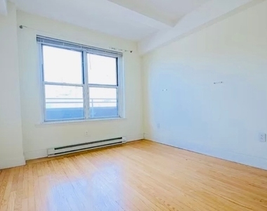 West 86th Street - Photo Thumbnail 1