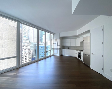 East 44th Street - Photo Thumbnail 1
