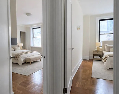 West 55th Street - Photo Thumbnail 3