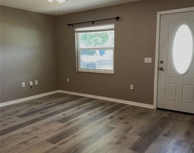 1215 Gatewood Avenue - Photo Thumbnail 3