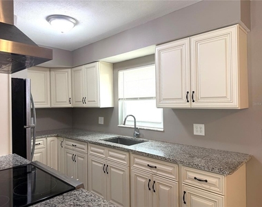 1215 Gatewood Avenue - Photo Thumbnail 6