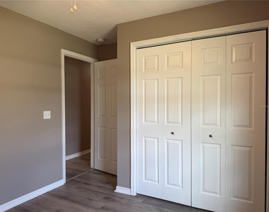 1215 Gatewood Avenue - Photo Thumbnail 12