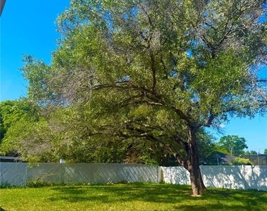 1215 Gatewood Avenue - Photo Thumbnail 20