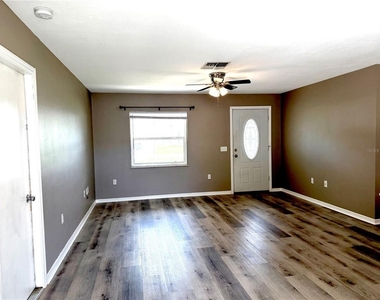 1215 Gatewood Avenue - Photo Thumbnail 2