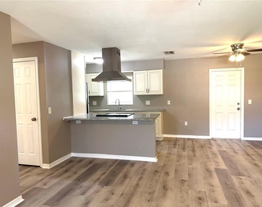 1215 Gatewood Avenue - Photo Thumbnail 4