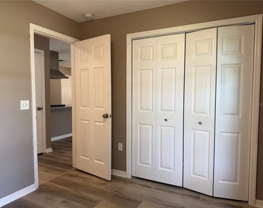 1215 Gatewood Avenue - Photo Thumbnail 10