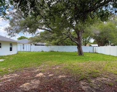1215 Gatewood Avenue - Photo Thumbnail 17