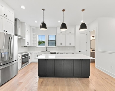 4324 W Gray Street - Photo Thumbnail 7