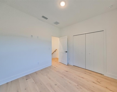 4324 W Gray Street - Photo Thumbnail 7