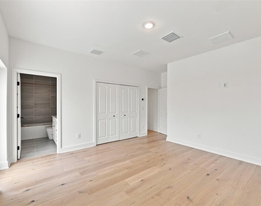 4324 W Gray Street - Photo Thumbnail 12
