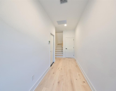 4324 W Gray Street - Photo Thumbnail 1