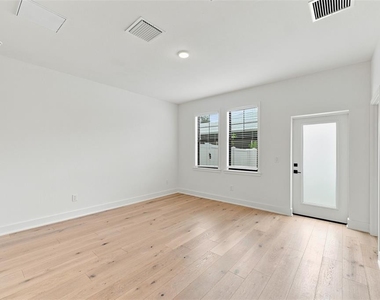 4324 W Gray Street - Photo Thumbnail 11