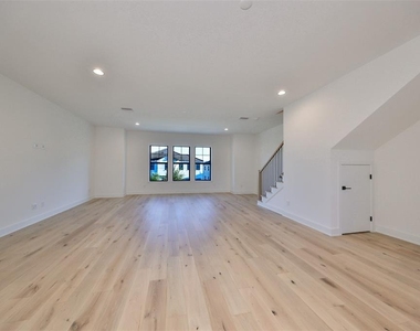 4324 W Gray Street - Photo Thumbnail 6