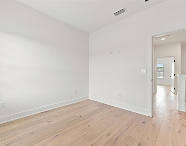 4324 W Gray Street - Photo Thumbnail 16