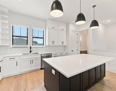 4324 W Gray Street - Photo Thumbnail 6