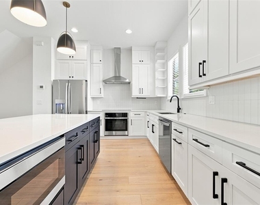 4324 W Gray Street - Photo Thumbnail 9