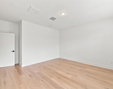 4324 W Gray Street - Photo Thumbnail 13