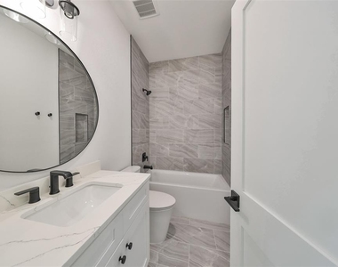 4324 W Gray Street - Photo Thumbnail 8