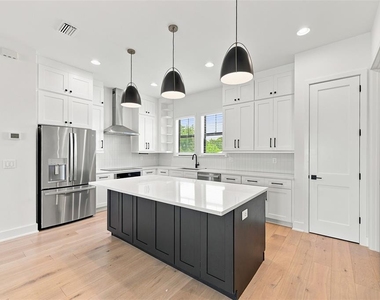 4324 W Gray Street - Photo Thumbnail 8