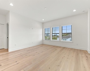 4324 W Gray Street - Photo Thumbnail 21