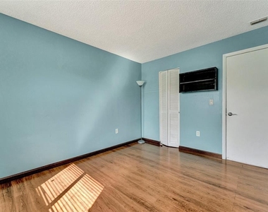 13300 Walsingham Road - Photo Thumbnail 32