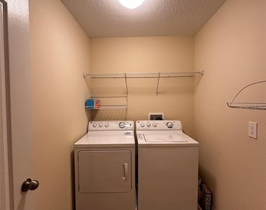 4350 Fennwood Court - Photo Thumbnail 16