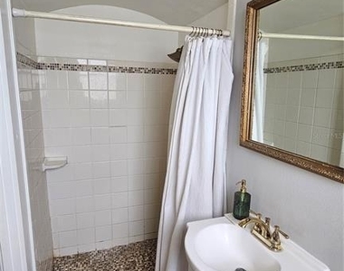 1001 E Gilchrist Street - Photo Thumbnail 28