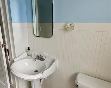 1001 E Gilchrist Street - Photo Thumbnail 24