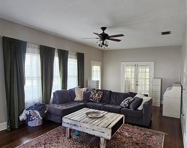 1001 E Gilchrist Street - Photo Thumbnail 8