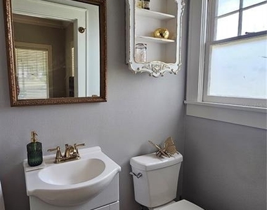 1001 E Gilchrist Street - Photo Thumbnail 29
