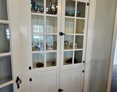 1001 E Gilchrist Street - Photo Thumbnail 7
