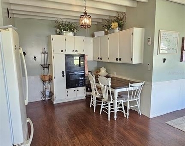 1001 E Gilchrist Street - Photo Thumbnail 4
