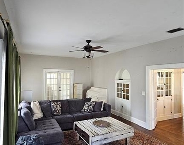1001 E Gilchrist Street - Photo Thumbnail 9