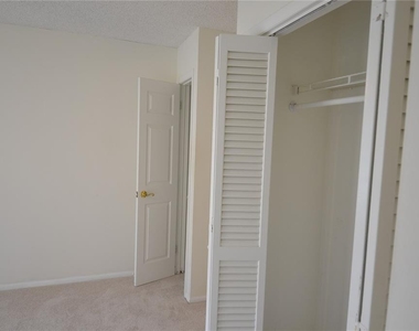 329 Moorings Cove Drive - Photo Thumbnail 19