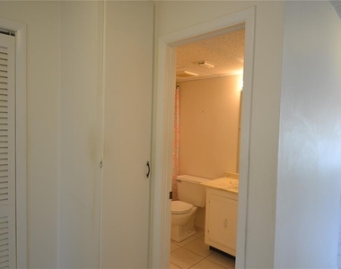329 Moorings Cove Drive - Photo Thumbnail 11